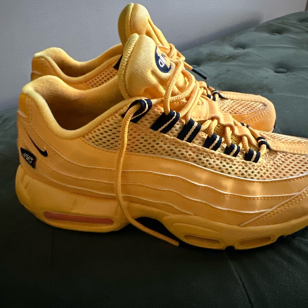 Nike Air Max 95 - NYC  Size 7Y